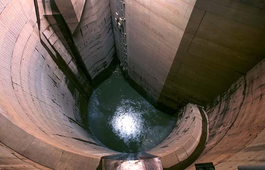 perierga.gr - Υπόγειο παλάτι