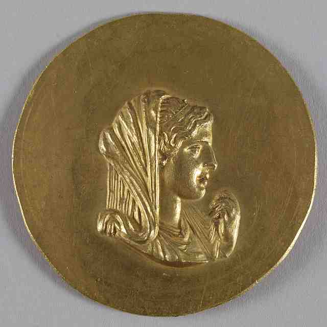 Roman_-_Medallion_with_Olympias_-_Walters_592_-_Obverse