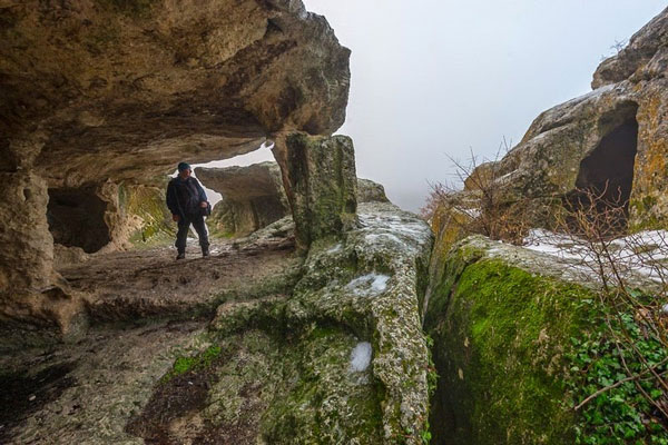 perierga.gr - Χριστιανική πόλη μέσα σε σπηλιές!