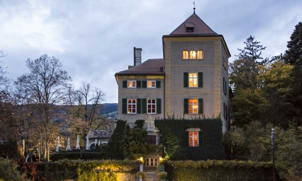 perierga.gr - Πανέμορφο ελβετικό εστιατόριο σε κάστρο!