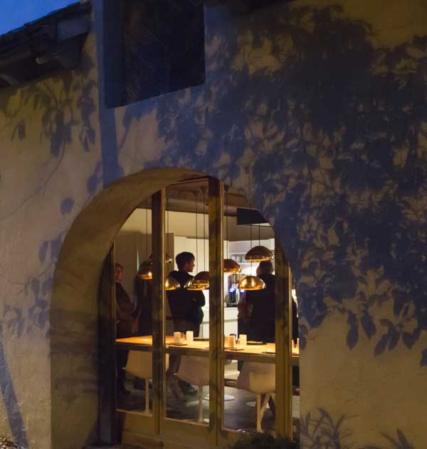 perierga.gr - Πανέμορφο ελβετικό εστιατόριο σε κάστρο!