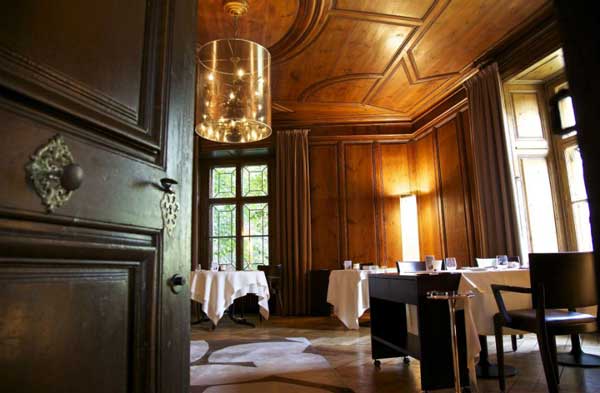 perierga.gr - Πανέμορφο ελβετικό εστιατόριο σε κάστρο!