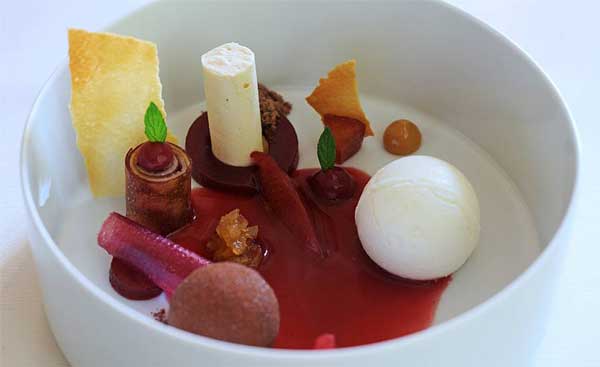 perierga.gr - Πανέμορφο ελβετικό εστιατόριο σε κάστρο!