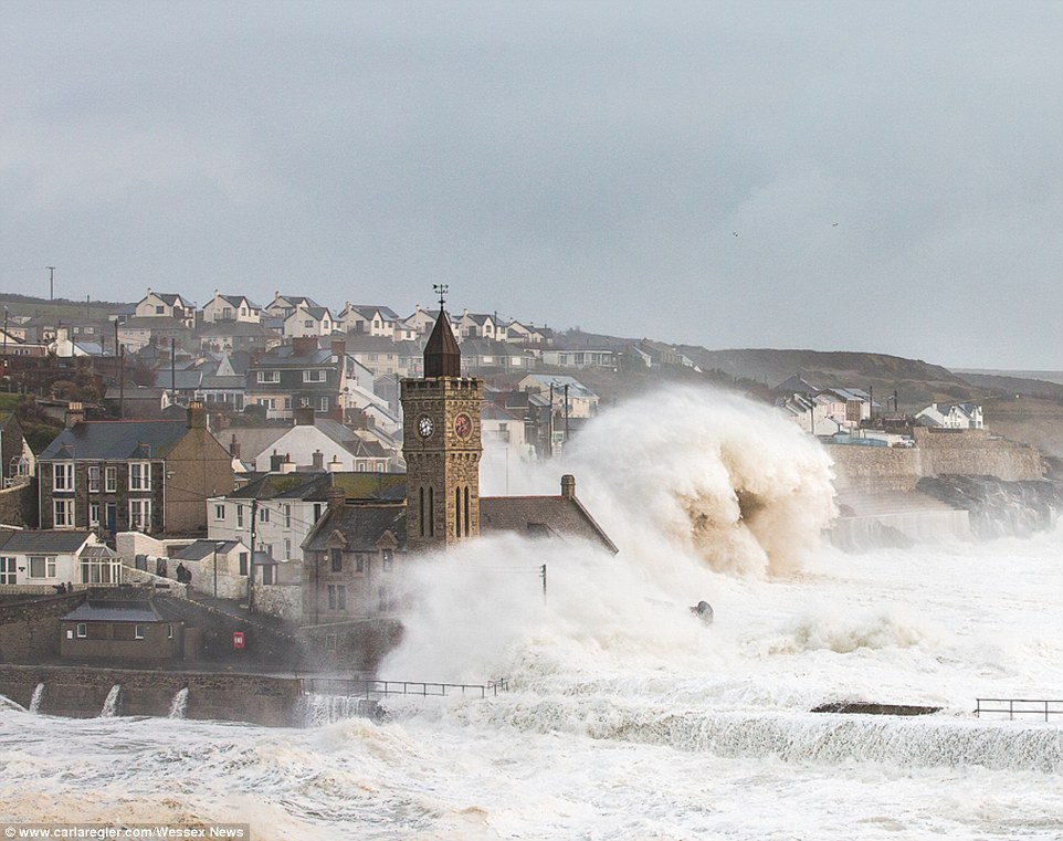 266018BB00000578-2982457-image-m-17_1425638218368