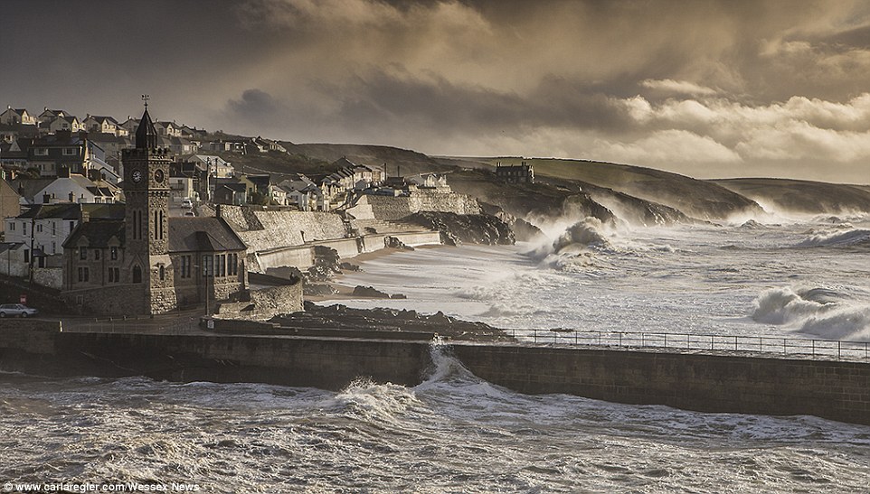 266018BF00000578-2982457-image-m-16_1425638205194