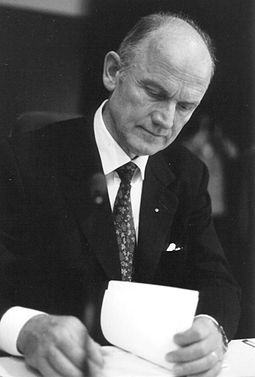 255px-Ferdinant_Piech_by_Stuart_Mentiply