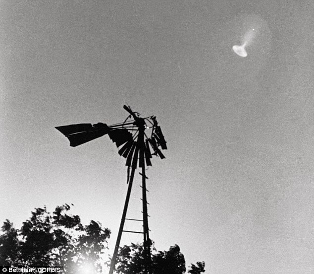 article-2680877-1F64212A00000578-545_634x552