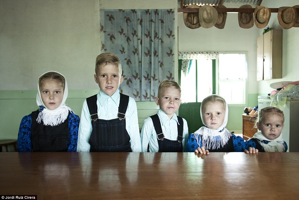 men2b81aaa600000578-0-cirera_took_revealing_snapshots_of_the_mennonite_colonies_in_san-a-30_1440343764256